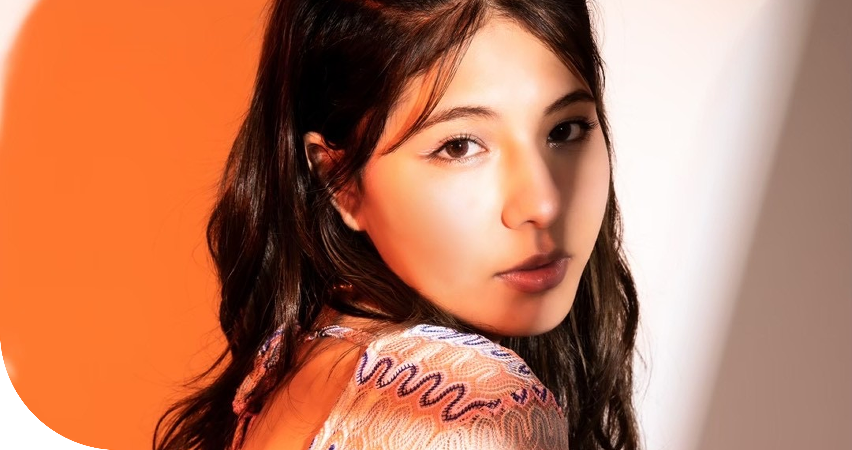 キービジュアル3